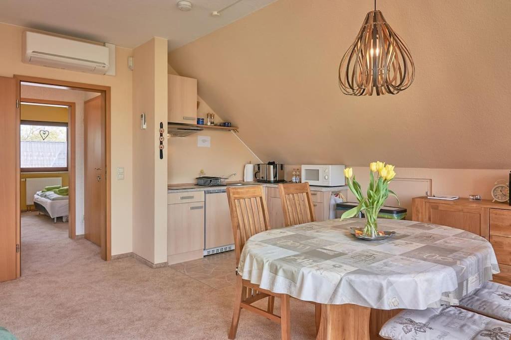 Ferienwohnung Am Stadtrand Von Berlin Neu Buch Esterno foto