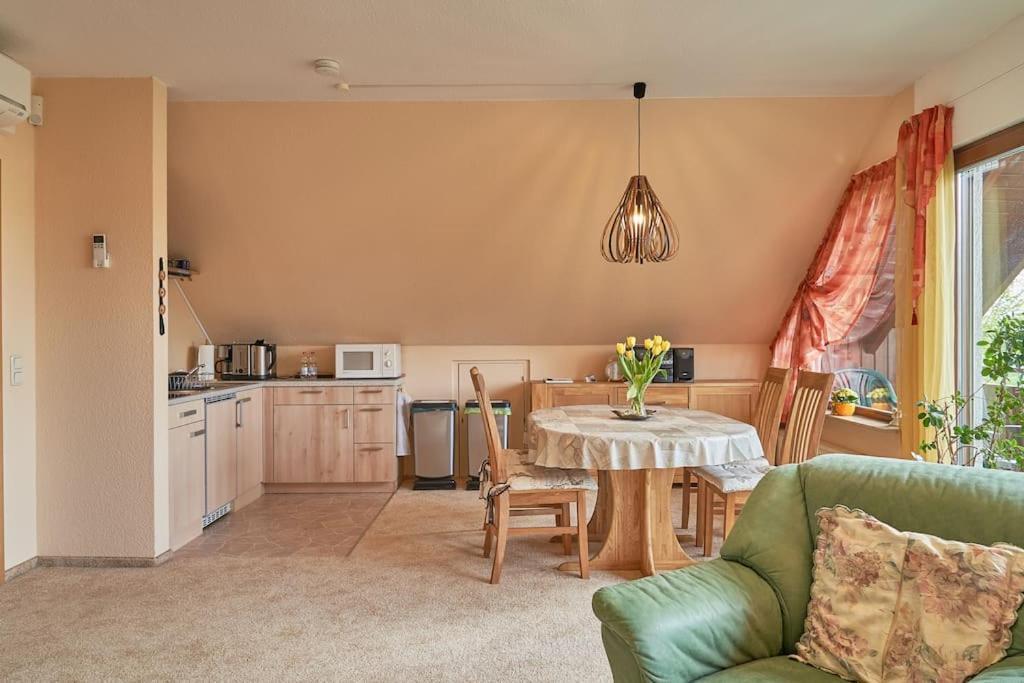Ferienwohnung Am Stadtrand Von Berlin Neu Buch Esterno foto